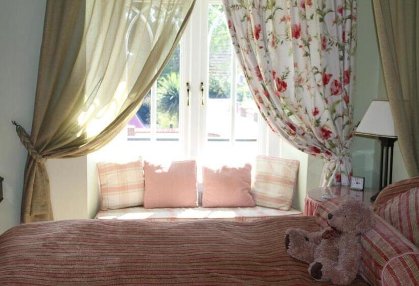 اتاق استاندارد, The Salty Monk Bed & Breakfast