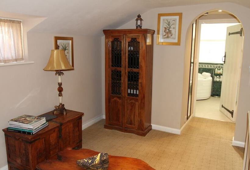 スイート, The Salty Monk Bed & Breakfast