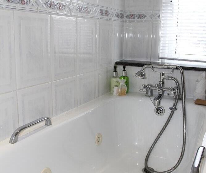 スイート, The Salty Monk Bed & Breakfast