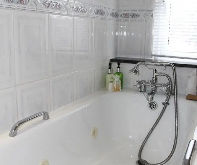 スイート, The Salty Monk Bed & Breakfast