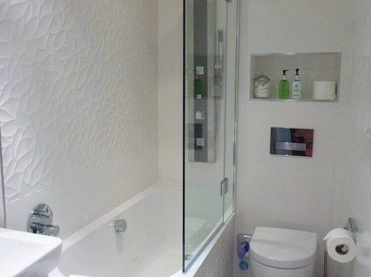 スイート, The Salty Monk Bed & Breakfast