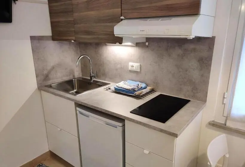 استودیوی استاندارد, Residence Glicini