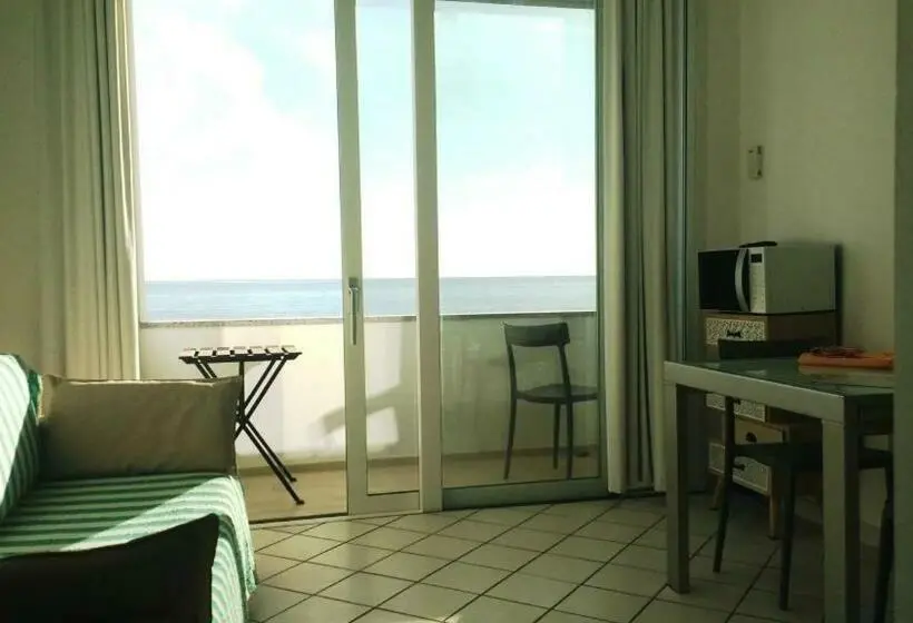 海の見えるスタンダードスタジオ, Residence Le Dune Club