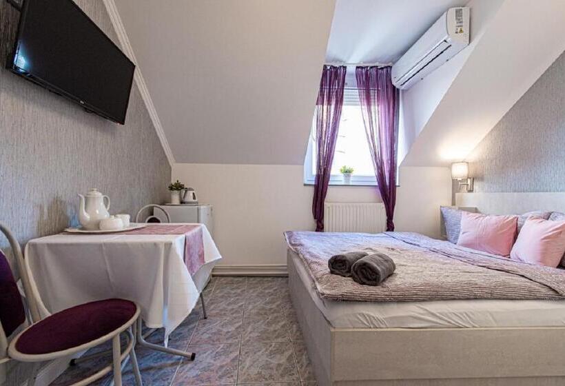 اتاق استاندارد, Szent Kristóf Panzió