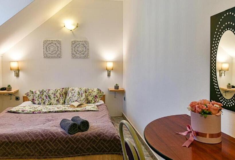 اتاق استاندارد, Szent Kristóf Panzió