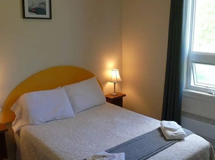バス共有のスタンダードルーム, Auberge La Petite école De Forillon