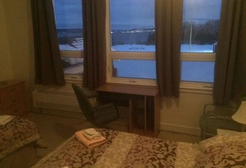 浴室共有スタンダード４人用ルーム, Auberge La Petite école De Forillon