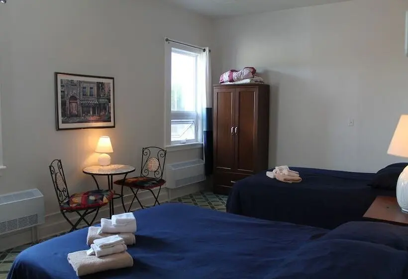 浴室共有スタンダード４人用ルーム, Auberge La Petite école De Forillon