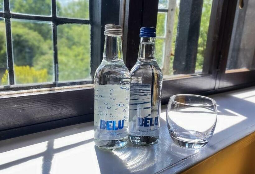 标准间, Bear And Ragged Staff