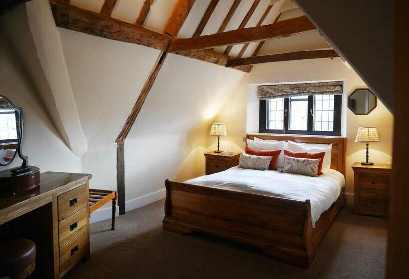 家庭套房, Bear And Ragged Staff