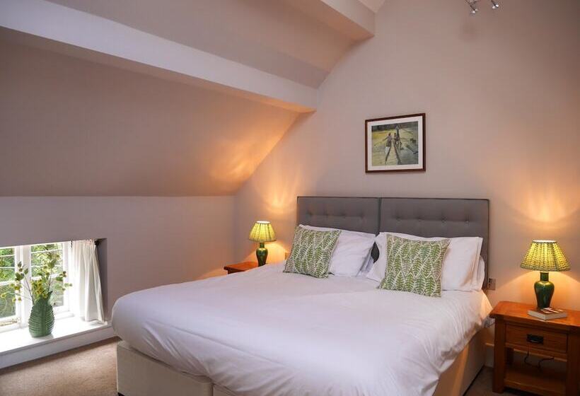 标准间, Bear And Ragged Staff