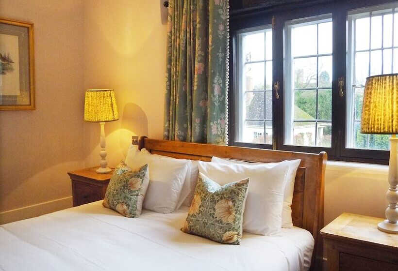 标准间, Bear And Ragged Staff