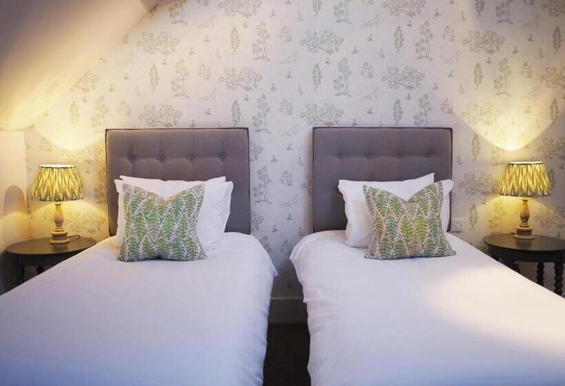 标准间, Bear And Ragged Staff