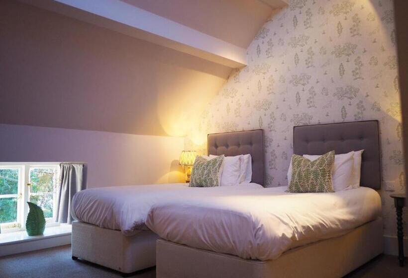 标准间, Bear And Ragged Staff