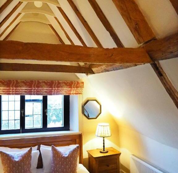 家庭套房, Bear And Ragged Staff