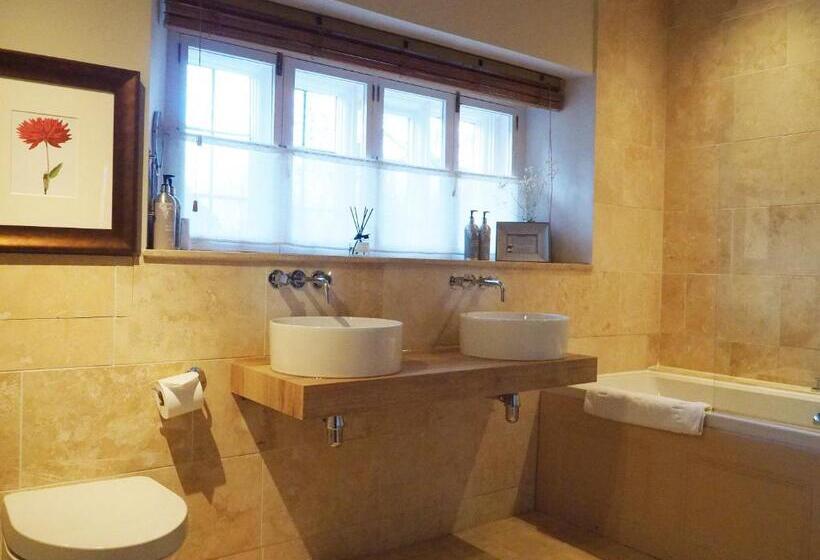 带大床的高级房间, Bear And Ragged Staff