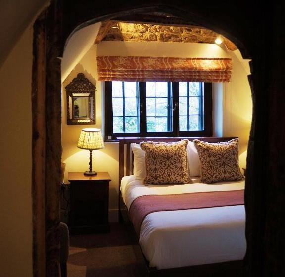 标准间, Bear And Ragged Staff