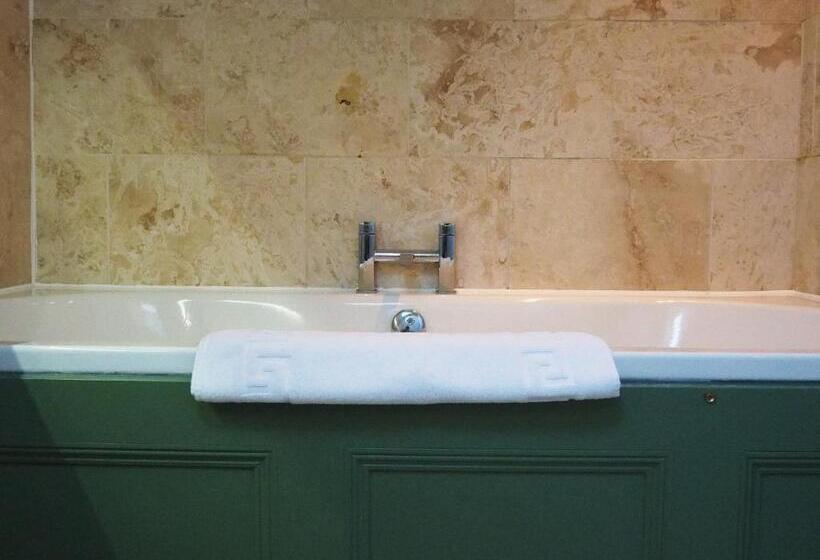 带大床的标准间, Bear And Ragged Staff