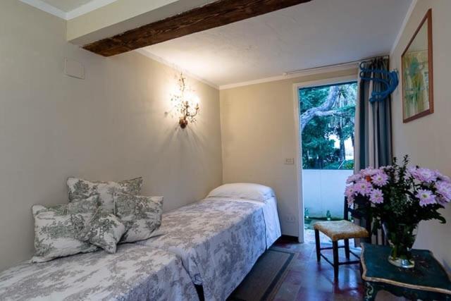 דירת שני חדרים, Castello Canevaro