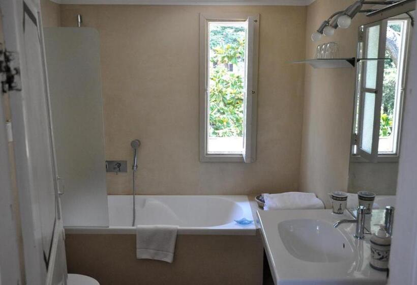 דירת שני חדרים, Castello Canevaro