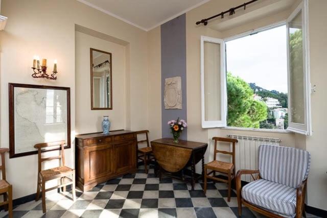 דירת שני חדרים, Castello Canevaro