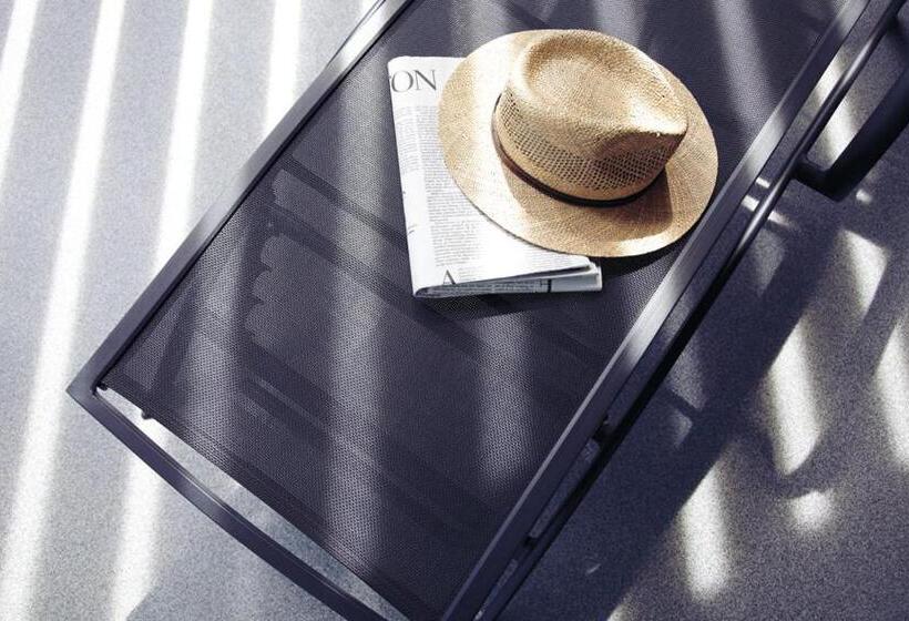 إستديو قياسى مزود بشرفة, City Apartments