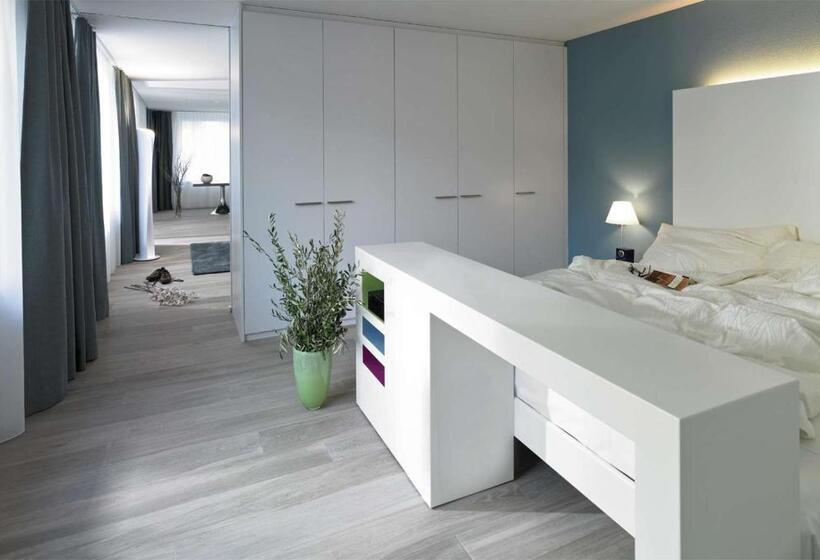 إستديو قياسى مزود بشرفة, City Apartments