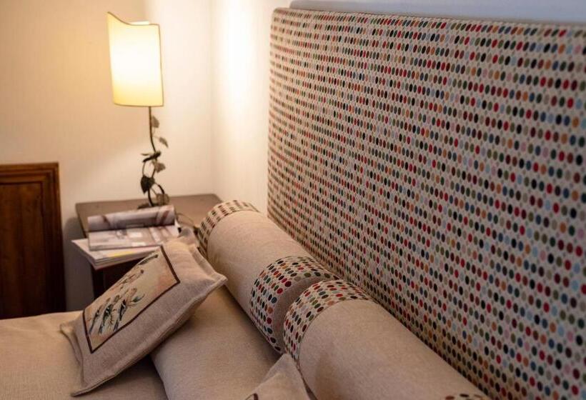 اتاق استاندارد سه نفره, Agriturismo La Rombaia