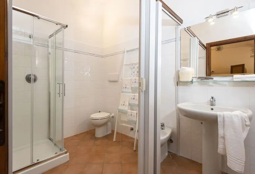 Standard Kolmen Hengen Huone, Agriturismo La Rombaia
