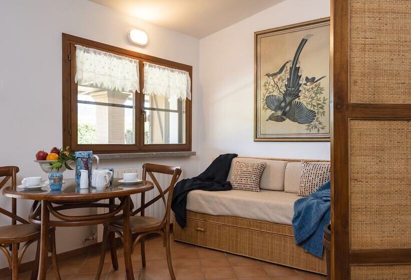 اتاق استاندارد سه نفره, Agriturismo La Rombaia