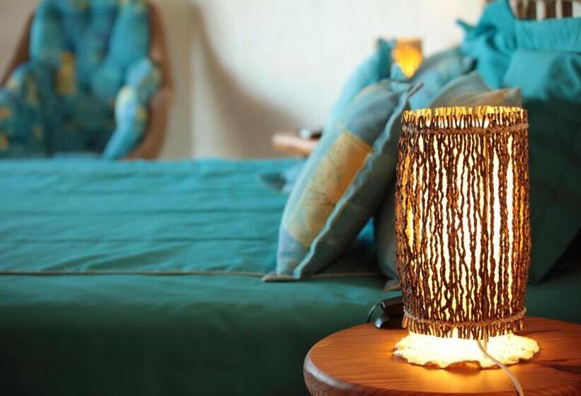 חדר סטנדרט נוף לים עם מרפסת, Bangalore Suites