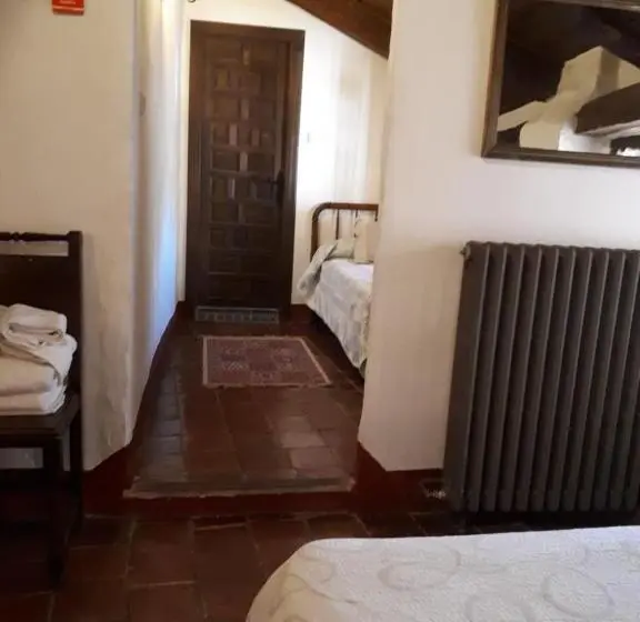 اتاق استاندارد چهار تخته, Fonda Del Tozal