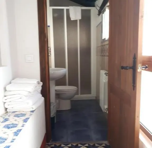 اتاق استاندارد چهار تخته, Fonda Del Tozal