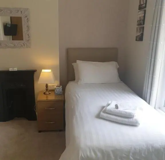 اتاق استاندارد یک نفره, Glascoed Guest House