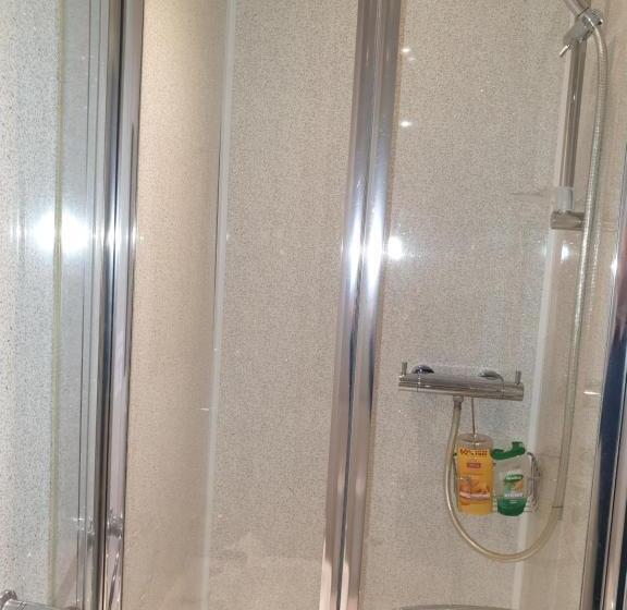 스탠다드 룸, Glascoed Guest House