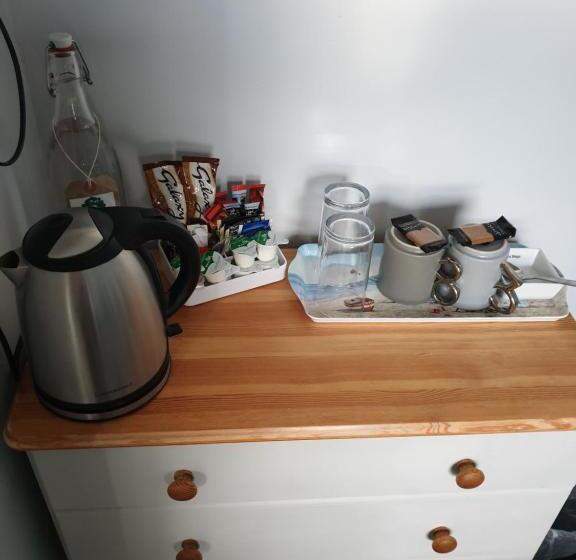 Quarto Basic, Glascoed Guest House