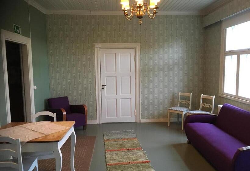 غرفة قياسية ثلاثية, Guesthouse Kumpunen