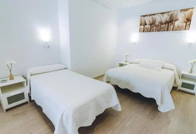 Standard Kolmen Hengen Huone, Hospedaje Villanueva