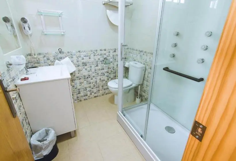 Standard Kolmen Hengen Huone, Hospedaje Villanueva