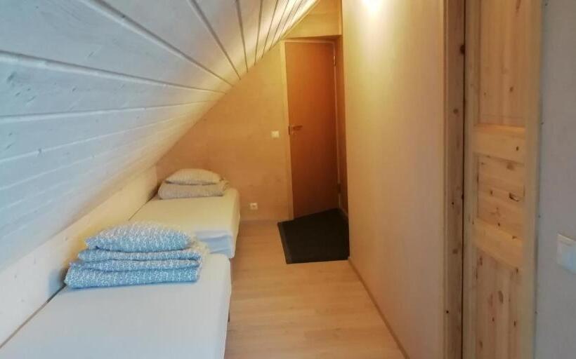 استودیوی استاندارد, Motel Saunapunkt