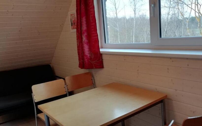 استودیوی استاندارد, Motel Saunapunkt