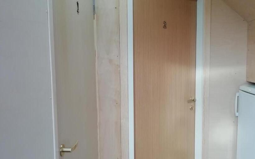 استودیوی استاندارد, Motel Saunapunkt