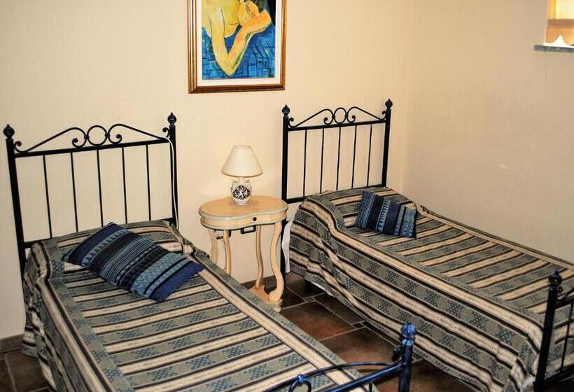 Номер Стандарт, Rosso Di Sera