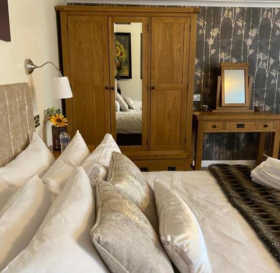 סוויטה, Black Bull Inn, Moffat