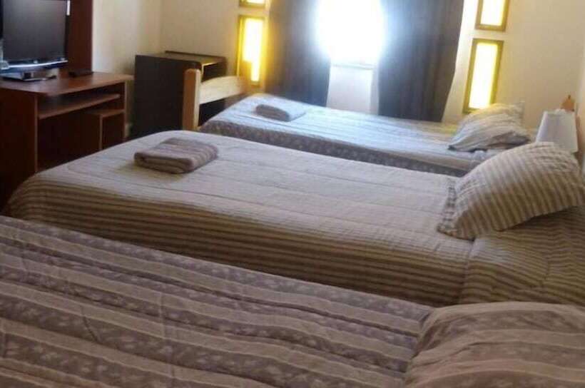 스탠다드 트리플 룸, Hostal Residencia Blest Gana