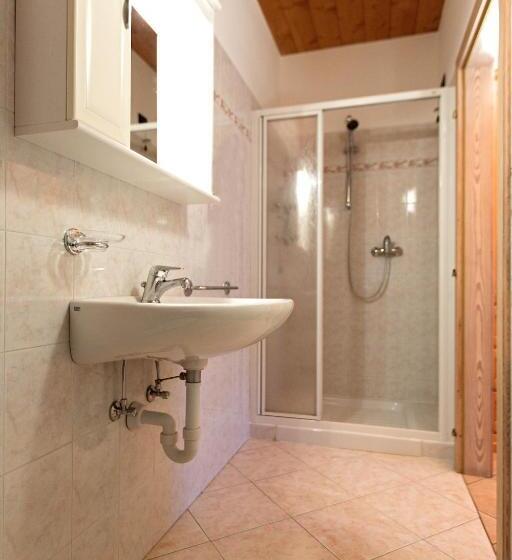 スタンダードルーム, Al Chestelet