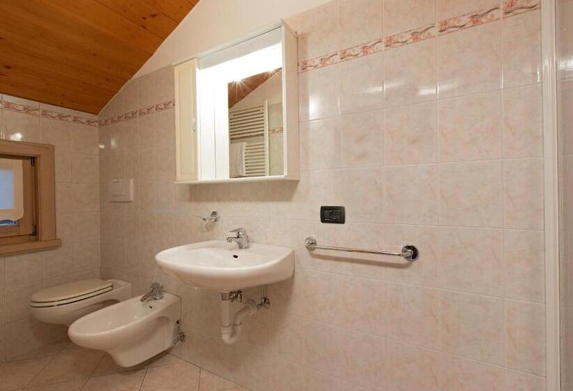 スタンダードルーム, Al Chestelet