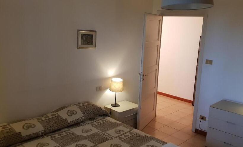 침실 3개 아파트, La Fattoria Di Tirrenia