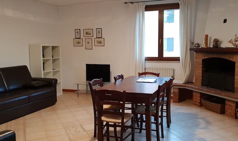 침실 3개 아파트, La Fattoria Di Tirrenia