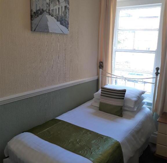 스탠다드 룸, Ashfields